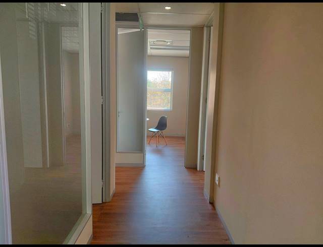183M² OFFICE TO LET IN CHARTWELL